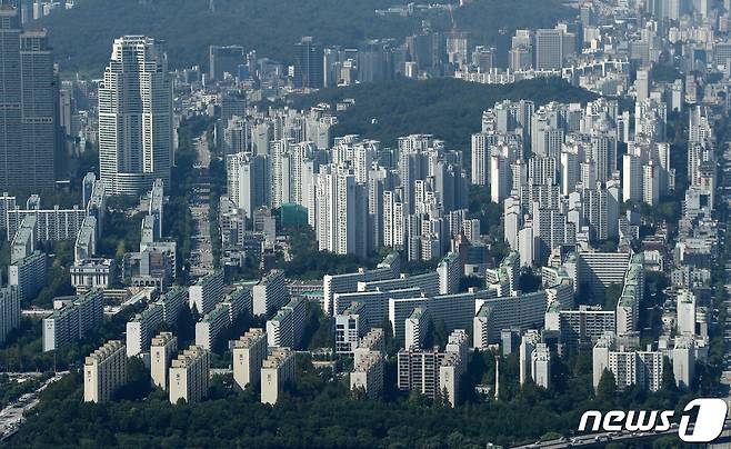 서울 송파구 롯데월드타워 서울스카이에서 바라본 강남 아파트 단지 모습. 2022.9.7/뉴스1 ⓒ News1 박세연 기자