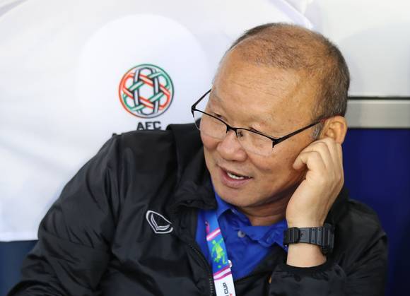 박항서 감독이 베트남축구대표팀 지휘봉을 내려놓는다. 박 감독은 베트남축구협회와 상호 합의 아래 2023년 1월 31일 계약 만료 후 재계약하지 않기로 했다. [사진=뉴시스]