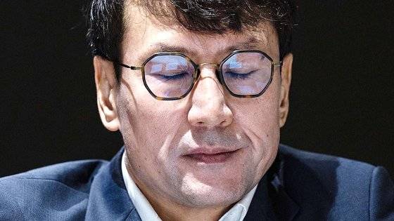 카카오 홍은택 각자대표가 19일 오전 경기도 성남시 판교 카카오 아지트에서 열린 '데이터센터 화재로 인한 장애' 관련 대국민 기자회견 도중 굳은 표정을 짓고 있다. 우상조 기자