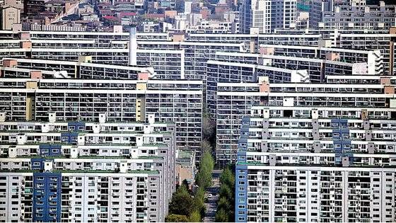 서울 강남구 대모산 전망대서 바라본 대치동 은마아파트 일대. [연합뉴스]