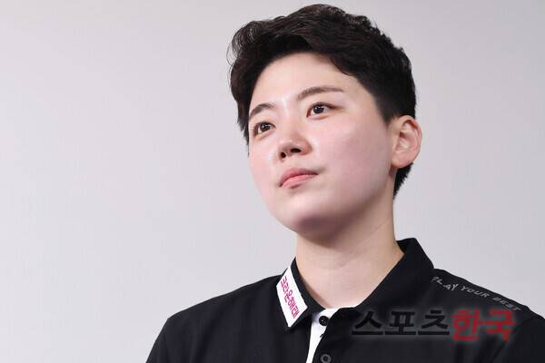 프로당구 선수 백민주가 스포츠한국과 인터뷰를 하고 있다. ⓒ이혜영 기자 lhy@hankooki.com