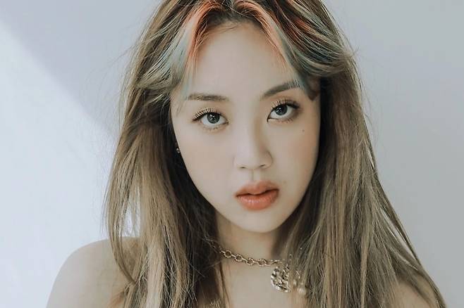 래퍼 이영지. 메인스트림 공식 홈페이지