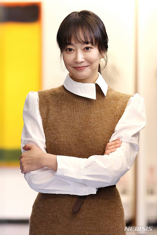 [서울=뉴시스] 조성우 기자 = 배우 연민지가 서울 강남구 케이원엔터테인먼트 사무실에서 뉴시스와 KBS 2TV 일일드라마 '황금가면' 종영 인터뷰에 앞서 포즈를 취하고 있다. 2022.10.23. xconfind@newsis.com