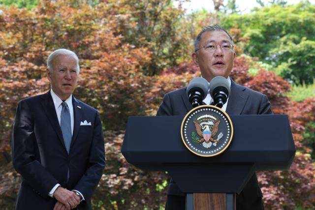 정의선 현대차그룹 회장이 5월 22일 오전 서울 용산구 그랜드 하얏트 호텔에서 조 바이든 미국 대통령을 만난 자리에서 발언하고 있다. 연합뉴스
