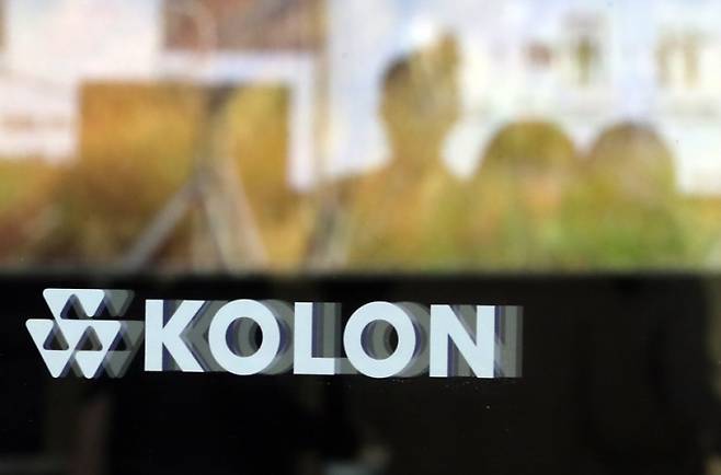 24일 한국거래소가 코오롱티슈진의 '상장 유지'를 결정했다./사진=뉴시스