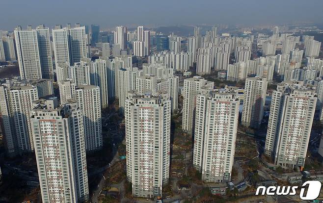 (수원=뉴스1) 진현권 기자 = 지난해 말 기준 경기도내 외국인 보유 토지는 여의도 면적의 16.4배인 4751만1220㎡에 달하는 것으로 나타났다./뉴스1 ⓒ News1 김영운 기자