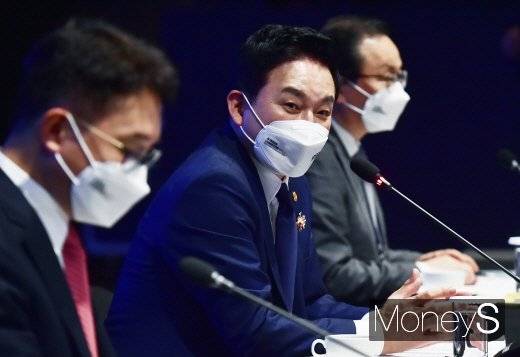 원희룡 국토교통부 장관은 26일 제7차 청년정책조정위원회를 통해 관계부처합동 '청년·서민 주거안정을 위한 공공주택 50만호 공급계획'을 발표했다. /사진=임한별 기자