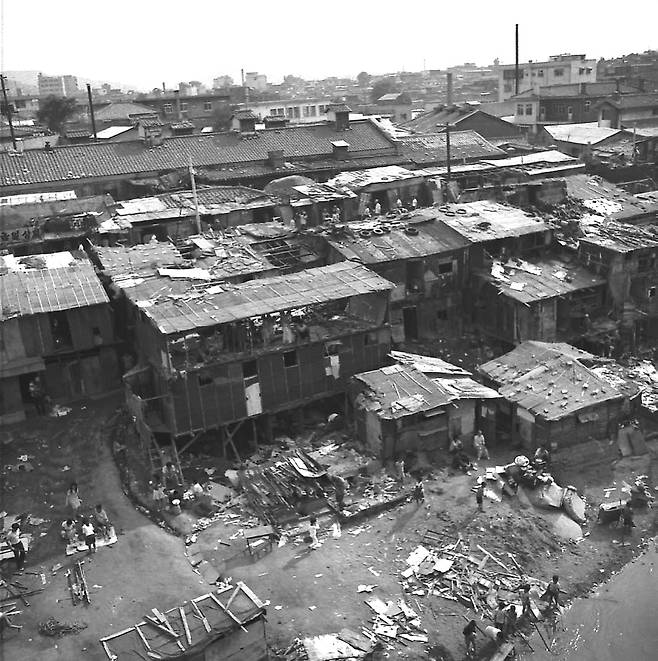 청계천 판자촌 [오월의봄 제공. 재판매 및 DB금지]