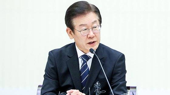 2022년 10월 27일 이재명 더불어민주당 대표가 서울 영등포구 여의도 한국거래소를 찾아 발언하고 있다. 뉴스1