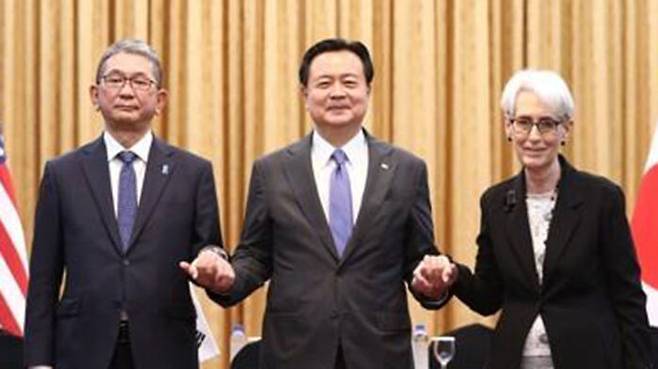 (왼쪽부터) 모리 다케오 일본 외무성 사무차관, 조현동 외교부 1차관, 웬디 셔먼 미국 국무부 부장관 (사진=연합뉴스)