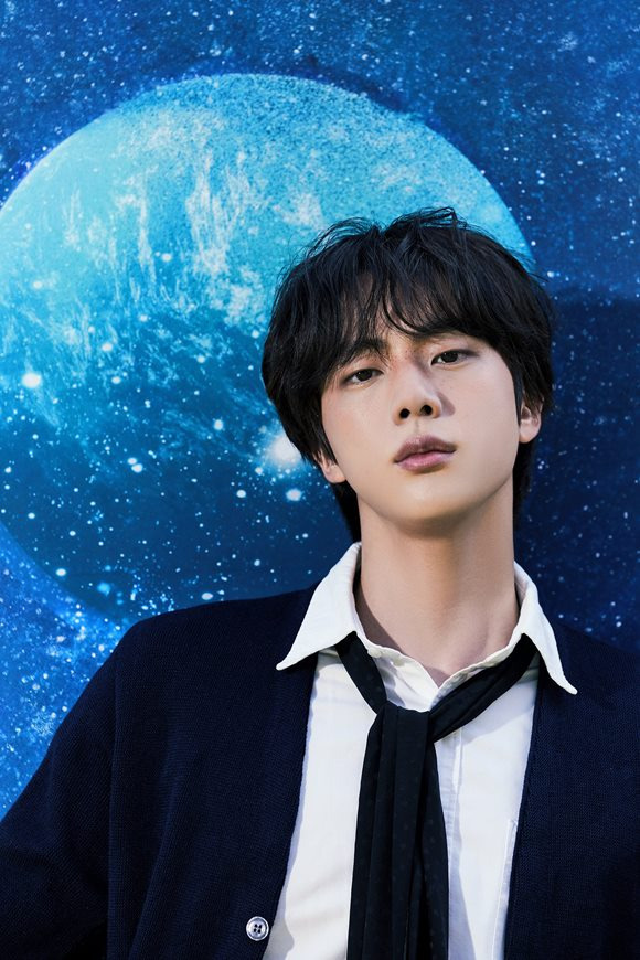 그룹 방탄소년단 진이 28일 오후 1시 첫 솔로 싱글 'The Astronaut'의 음원과 뮤직비디오를 전 세계 동시 공개한다. /빅히트 뮤직 제공