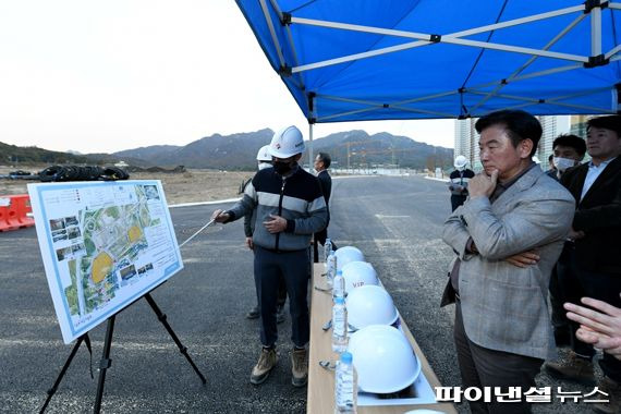 김동근 의정부시장 26일 복합문화융합단지 개발현장 방문. 사진제공=의정부시