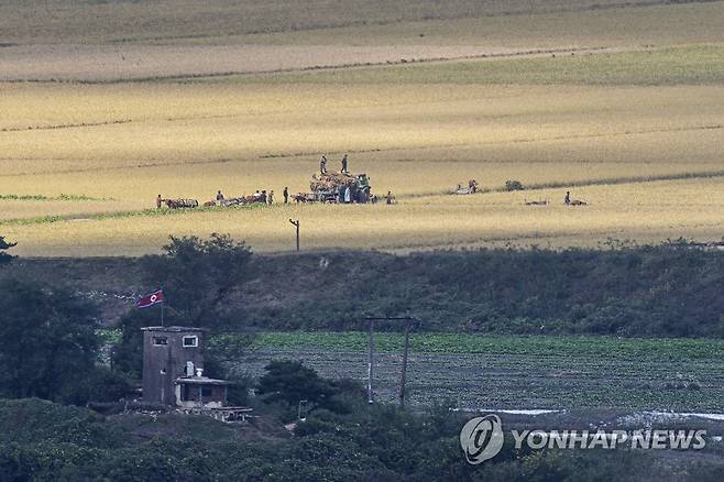 경기도 파주시 서부전선 비무장지대(DMZ) 도라전망대에서 바라본 북측 기정동 마을 [연합뉴스 자료사진]