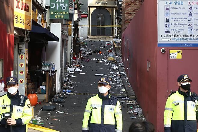 ▲ 30일 오전 서울 용산구 핼러윈 이태원 압사 참사 현장 인근이 통제되고 있다. ⓒ민중의소리