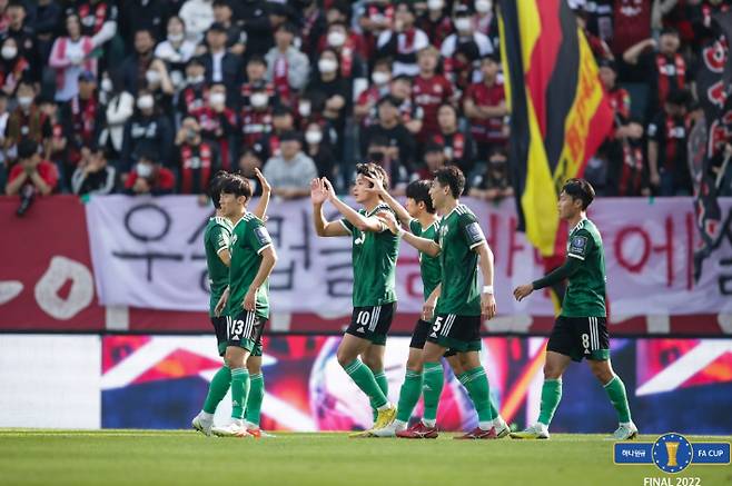 헤더로 추가골을 넣은 전북 현대 조규성(10번). 한국프로축구연맹