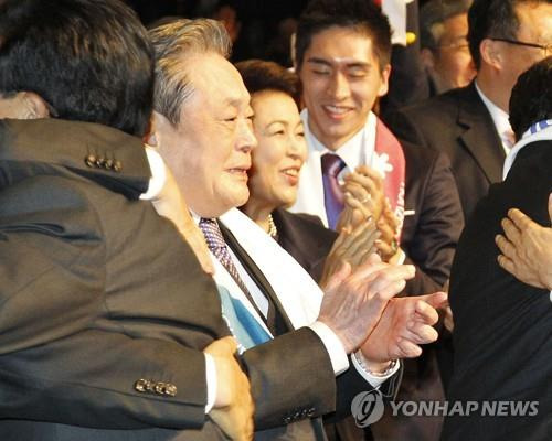 평창올림픽 유치 발표에 울먹이는 고 이건희 회장 [연합뉴스 자료사진]