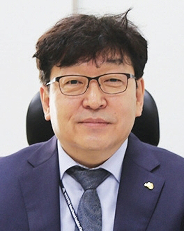 김현 교수