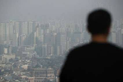 1일 서울 남산에서 바라본 시내 아파트 단지. 사진=연합뉴스.