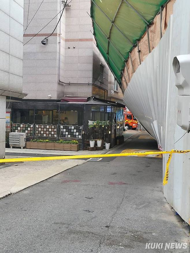 31일 오후 서울 하월곡동 건물 철거 현장에서 철거 중이던 건물 일부가 붕괴했다. 주민 제공