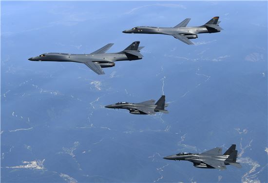 미 공군 전략폭격기 B-1B