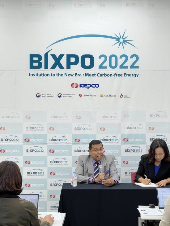 2일 광주 김대중컨벤션센터에서 열린 '2022 BIXPO' 현장에서 아샤드 만수르 미국전력연구소(EPRI) 최고경영자(CEO)가 발언을 하고 있다. (사진=한국전력)