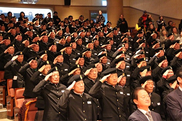 지난 3월 16일 신중년사관학교 입학식이 열리고 있다.   [사진=포항시청]