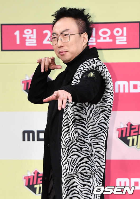 Comedian Park Myeong-su has left his Xiao Xin remarks on the Radio Live broadcast regarding Itaewon True.Park Myeong-su sat in the proceedings as a DJ on KBS Radio Cool FM Park Myeong-sus Radio show which was broadcast live today (the 2nd).On the 31st of last month and the day before the first day of this month, Kim Jonghyun KBS announcer returned to listeners in two days after replacing Radio show live broadcast progress.Coincidentally, Itaewon True occurred on the night of the 29th of last month. A large-scale crushing accident occurred in the area of Itaewon-dong, Yongsan-gu, Seoul, with tens of thousands of people gathering ahead of Halloween.As a result, 156 people were killed and 151 people were injured by the afternoon of the afternoon. The sudden absence of Park Myeong-su caused concern among listeners of Radio show.Park Myeong-su said on the radio show, I could not proceed with my personal affairs. Thank you for asking me for your regards and for your concern.He also said, I am grateful that I can say hello again with a healthy voice. It is also good to be able to convey my heart to you.In particular, he chose I Love You by the singers team and See You Again by pop star Charlie Puth and Wiz Khalifa, saying, I think its right to proceed calmly during the mourning period.In addition, he proceeded to broadcast the broadcast on the same day, and unlike the usual lively and pleasant Radio show atmosphere, he proceeded calmly and commemorated the recent victims of Itaewon True.Park Myeong-su said, Currently, TV shows such as TV shows are not on the air. Its funny when youre in a good mood. Its not easy to create laughter in this situation.Above all, he said, I share a heartbreaking story once again. It is the same mind. I can not get my hands on my work. I feel sorry for expressing my heart.Its like a luxury to laugh once, he said.The staff is down a lot. Were taking care of each other. Its a mourning period until this Saturday. If its more than that, it doesnt matter whether its a year or two. I think we should never forget what happened today in our minds for the rest of our lives.Why do these things keep repeating? It should not be repeated. It should be chastised. It should not happen, but it happened again and we are saying the same thing.At the end of the broadcast, Park Myeong-su said, I saw an article when the song went out. It was a picture of the victims father performing a sacrifice. I feel like tears. I hope this will not happen again.I would like to pray for the souls of those who have lost their lives once more. This is not the first time Park Myeong-su has revealed Xiao Xin on the Radio show. Its a habit, he said last month when a series of drunken driving by entertainers gathered the topic.If you do it by mistake, you have to do penance, but if you do it again, it is a habit. You should not drive at all. I can not deepen my colleagues story, but I am sorry. But drunk driving can harm others.If you take it once, you should not let it drive for three years. In addition, he said, If you take the platform, it will be a big deal. He also said that some of the Streetman Fighter viewers dropped out of the team they were cheering on. It is also a rule.The rules must be followed. Park Myeong-sus frank progress, which firmly expresses his thoughts on the gathering of topics, is well received by the consensus of Radio show listeners.D.B.