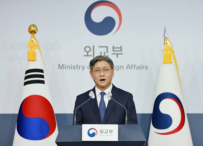 임수석 외교부 대변인이 2022년 10월13일 서울 종로구 도렴동 외교부 청사에서 정례브리핑을 하고 있다. ⓒ연합뉴스