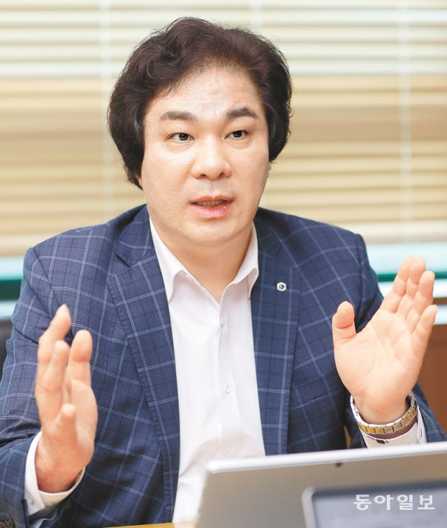 유웅환 한국벤처투자 대표는 지난달 27일 서울 서초구 본사에서 진행한 인터뷰에서 “지금의 투자 침체기를 국내 벤처업계의 전화위복을 위한 기회로 삼아야 한다”고 말했다. 안철민 기자 acm08@donga.com