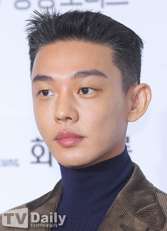 Actor Yoo Ah-in left a note regarding Itaewon True.On the night of the 29th of last month, a crushing accident occurred due to crowds gathered at the Irish Wolfhound festival in Itaewon-dong, Seoul Yongsan District.This resulted in 156 deaths and 157 injuries.The government decided to set a national mourning period by November 5 to express condolences to the deceased and declared Seoul Yongsan District as a special disaster area.A joint ministry has been set up in Seoul Plaza, and a ministry has been set up in each municipality.Before the Itaewon True, SNS and online communities began to spread the story that a celebrity visited a tavern in Itaewon at that time and that many people were instantly taken over.As Yoo Ah-in was mentioned as a celebrity, a witch hunt followed.Yoo Ah-ins agency UAA said, Yoo Ah-in has nothing to do with Itaewon True. He left the country on the 29th of last month and is staying overseas.The witch hunt for Yoo Ah-in has stopped, but some netizens have been constantly rumored to be searching for another celebrity.In the midst of this, Yoo Ah-in posted a long post about Itaewon True via his SNS on the 3rd, with Yoo Ah-in saying, I turn my back on the portrait in the middle of the portrait house, I dont know whos better, I dont know whos worse.Screens that do not turn off because they use their life as a weapon, as a shield, as a material, as a snack, as a stumbling block. They are louder than the owner of the wailing. They are sold as data. Shut up. You should be ashamed of yourself, he said. Give your heart a little bit more. Things that have been abandoned after fighting for more pain and less pain. In fact, we are all in the same boat. I hope those hearts can reach where they are most needed now.Finally, Yoo Ah-in said, I wish I could touch the painful hearts by tapping the screen. I love you. And I love you. Just as much as I need. I threw it away and I had it and I did not have it.Yoo Ah-ins remarks about Itaewon True have attracted a great deal of sympathy from netizens. Moreover, since he was involved in rumors, netizens are giving great support to his remarks.