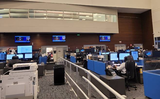 (워싱턴=연합뉴스) 김동현 특파원 = 미국 워싱턴DC의 911 신고 접수·처리를 담당하는 통합통신사무국(Office of Unified Communications)의 상황실. 2022.11.3