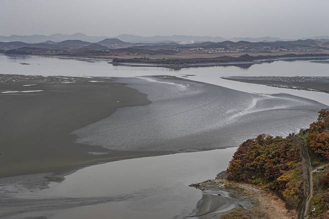 3일 경기도 파주시 오두산 통일전망대에서 바라본 임진강과 북한 황해북도 개풍군 일대의 모습. [연합]