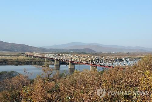 러시아와 북한의 국경을 이루는 두만강 위에 설치된 두만강 대교 [연합뉴스 자료사진. 재판매 및 DB금지]