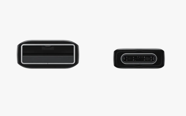(왼쪽부터) USB-A와 USB-C./사진=삼성전자