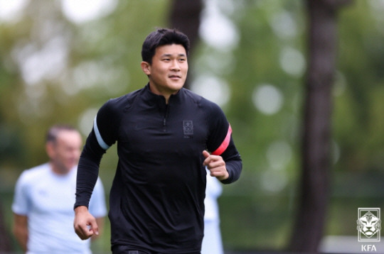 축구 : 축구국가대표팀의 중앙수비수 김민재(나폴리). 대한축구협회 제공