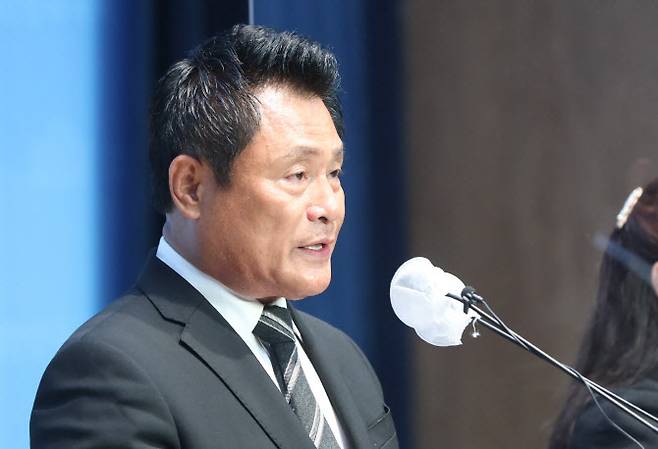 이세창 전 자유총연맹 총재 권한대행이 지난달 25일 서울 여의도 국회 소통관에서 기자회견을 열고 김의겸 더불어민주당 의원이 제기한 ‘청담동 술자리’ 의혹과 관련해 발언하고 있다. (사진=뉴스1)