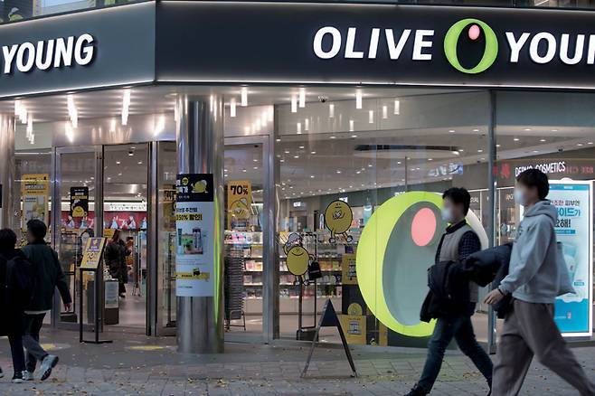 CJ올리브영이 고속 성장하면서 승계를 위한 핵심 고리로 주목받고 있다. 사진은 명동의 올리브영 매장ⓒ시사저널 이종현