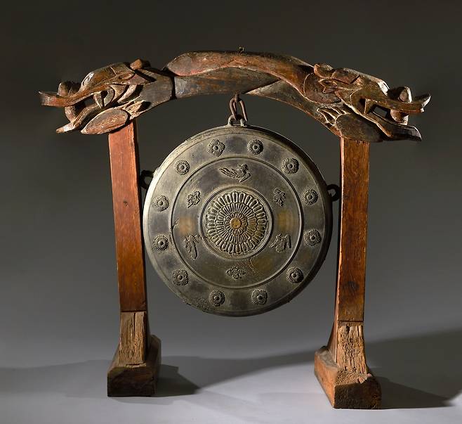 보물 '영천 은해사 청동북 및 북걸이' [국립대구박물관 제공. 재판매 및 DB 금지]