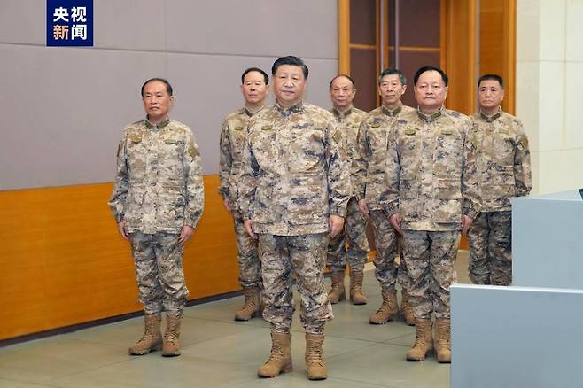 합동작전지휘센터 방문한 시진핑 주석 [중국 CCTV 캡처.재판매 및 DB금지]