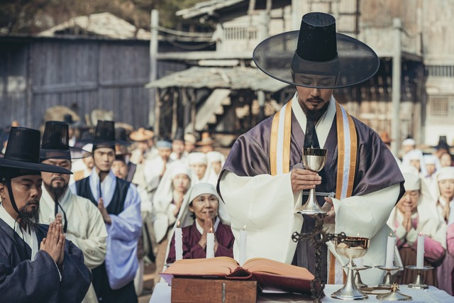 영화 '탄생'은 한국인 최초의 로마 카톨릭교 사제 김대건 신부의 여정을 그린 작품으로 오는 30일 개봉 예정이다. 김대건 역은 배우 윤시윤이 맡았다. /민영화사 제공