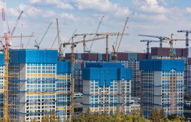 서울 강동구 둔촌주공아파트 재건축 현장. 사진=한경DB