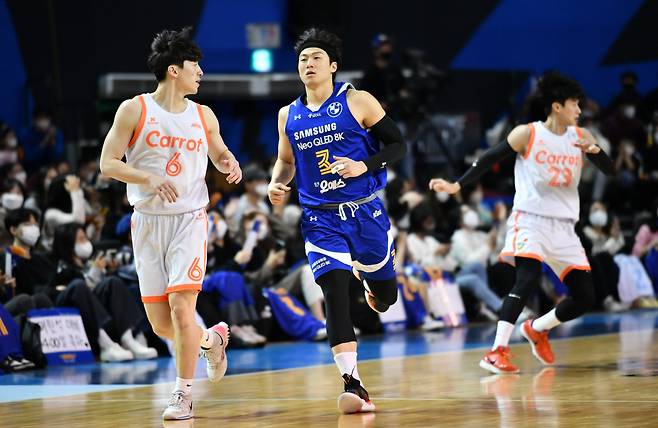 캐롯 이정현(왼쪽)과 삼성 이정현. 사진제공=KBL