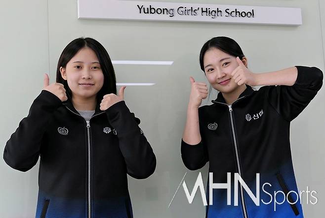 곽진경, 이보영 선수(왼쪽부터)가 회장배 컬링대회를 앞두고 선전을 다짐하고 있다. (MHN스포츠 임형식 선임기자)