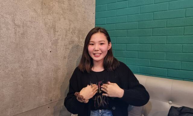 노문다리(17)가 지난달 27일 몽골 울란바토르의 한 카페에서 <한겨레>와 인터뷰하고 있다. 울란바토르/기민도 기자 key@hani.co.kr