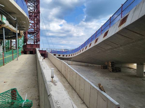 시공 논란이 된 오페라하우스 기초구조물.  국제신문DB