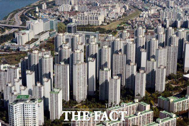 전문가들은 향후 주택시장이 금융위기 당시와 비슷한 추세를 나타낼 것으로 예상하면서도 하락 폭은 비교적 좁을 것으로 내다보고 있다. /더팩트 DB
