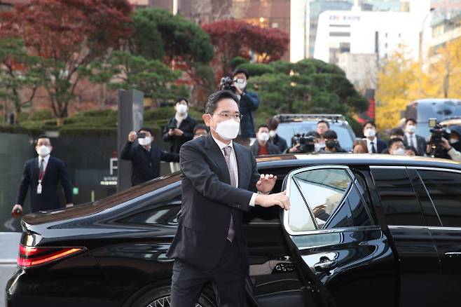 이재용 삼성전자 회장이 17일 무함마드 빈 살만 사우디아라비아 왕세자와 회동하기 위해 서울 중구 롯데호텔 서울을 찾았다. (사진=뉴시스)