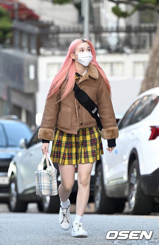 [OSEN=이대선 기자] 17일 오전 서울 용산구 성심여자고등학교에서 2023학년도 대학수학능력시험이 진행됐다.  그룹 케플러 휴닝바히에가 시험장으로 이동하고 있다. 2022.11.17 /sunday@osen.co.kr