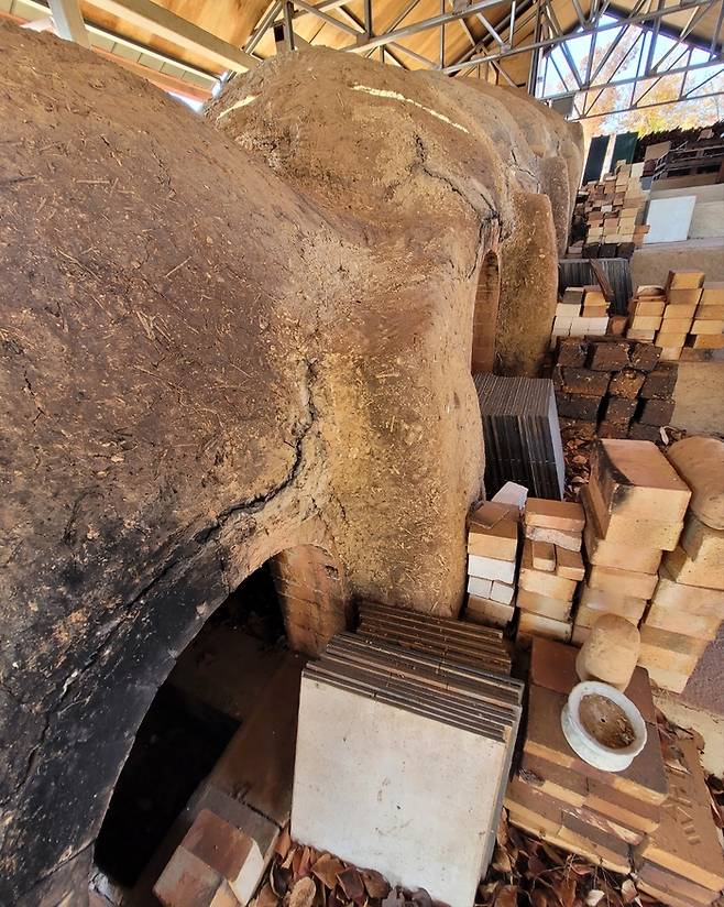 진묵도예의 전통 가마. 사진|강석봉 기자