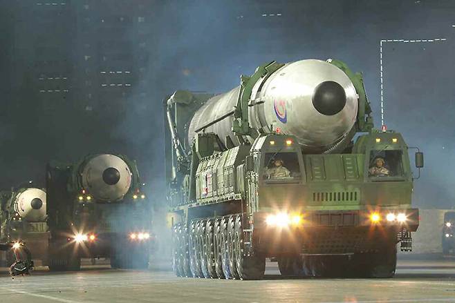 북한 대륙간탄도미사일 화성 17형. 조선중앙통신 연합뉴스